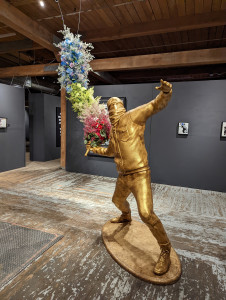banksyland_opens_in_pdx_001_ptfe_04212022_flowers_sculpture.jpg banksyland_opens_in_pdx_001_ptfe_04212022_flowers_sculpture.jpg