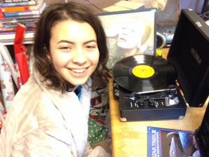 dj L.E.D. with her new Turntable X-Mas 2016 "Thanks Mom!" dj L.E.D. with her new Turntable X-Mas 2016 "Thanks Mom!"