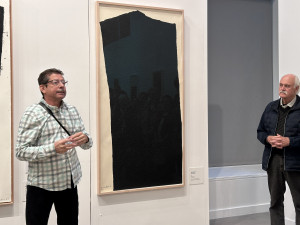 Master printiners from Gemini GEL Xavier Fumat (L) and James Reid discussing Richard Serra's prints Master printiners from Gemini GEL Xavier Fumat (L) and James Reid discussing Richard Serra's prints