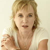 Kristin Hersh calls in to Drinking From Puddles 10/19/16